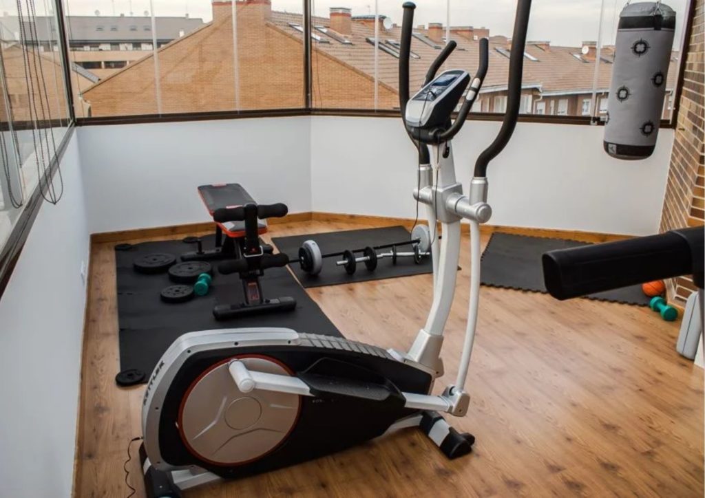 Como montar un gimnasio en casa para hacer ejercicio - Lujama